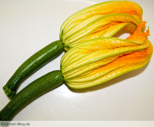 zucchinibluetenjpg.jpg